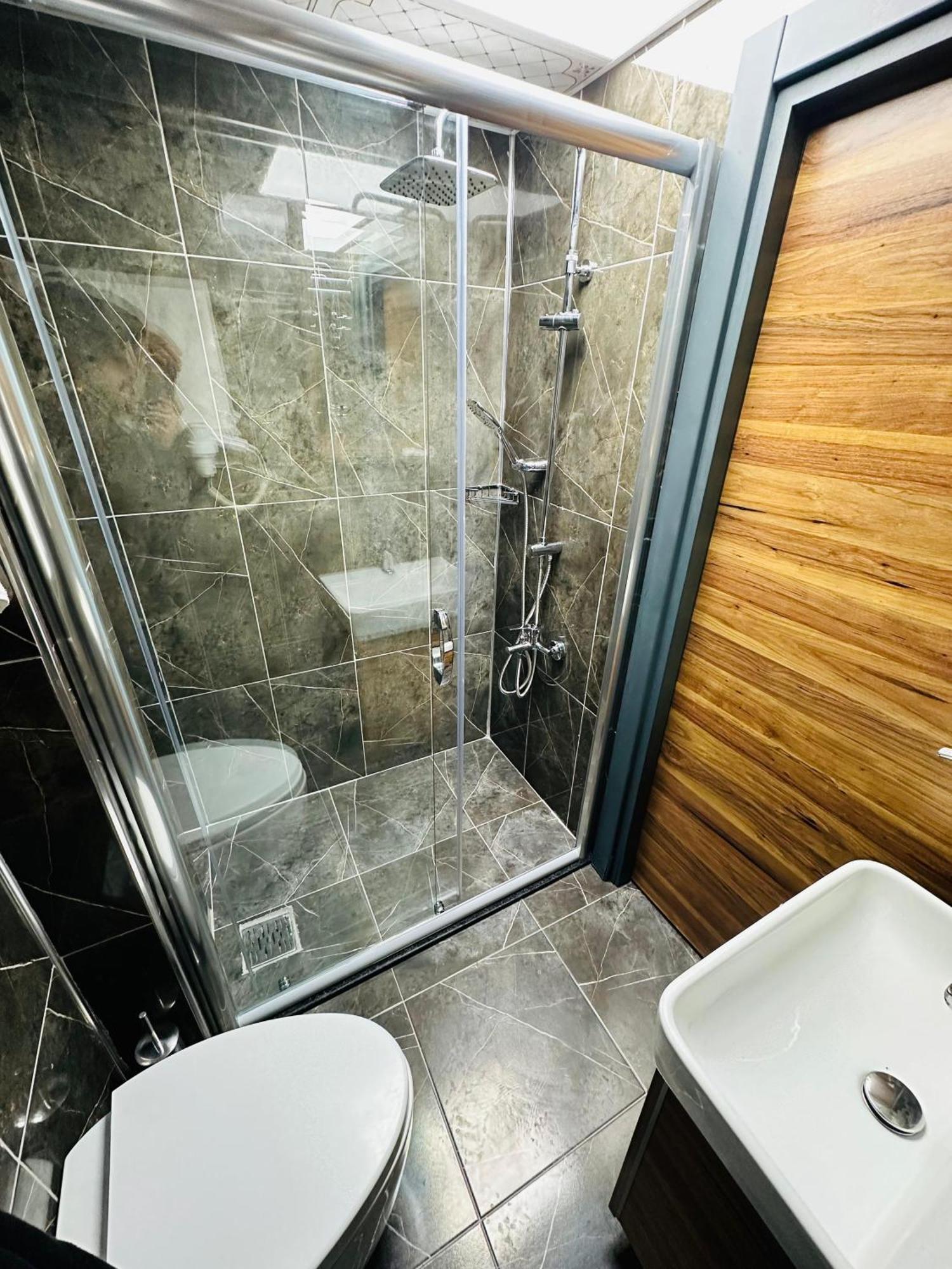 Taksim La Serena Hotels Istanbul Bagian luar foto