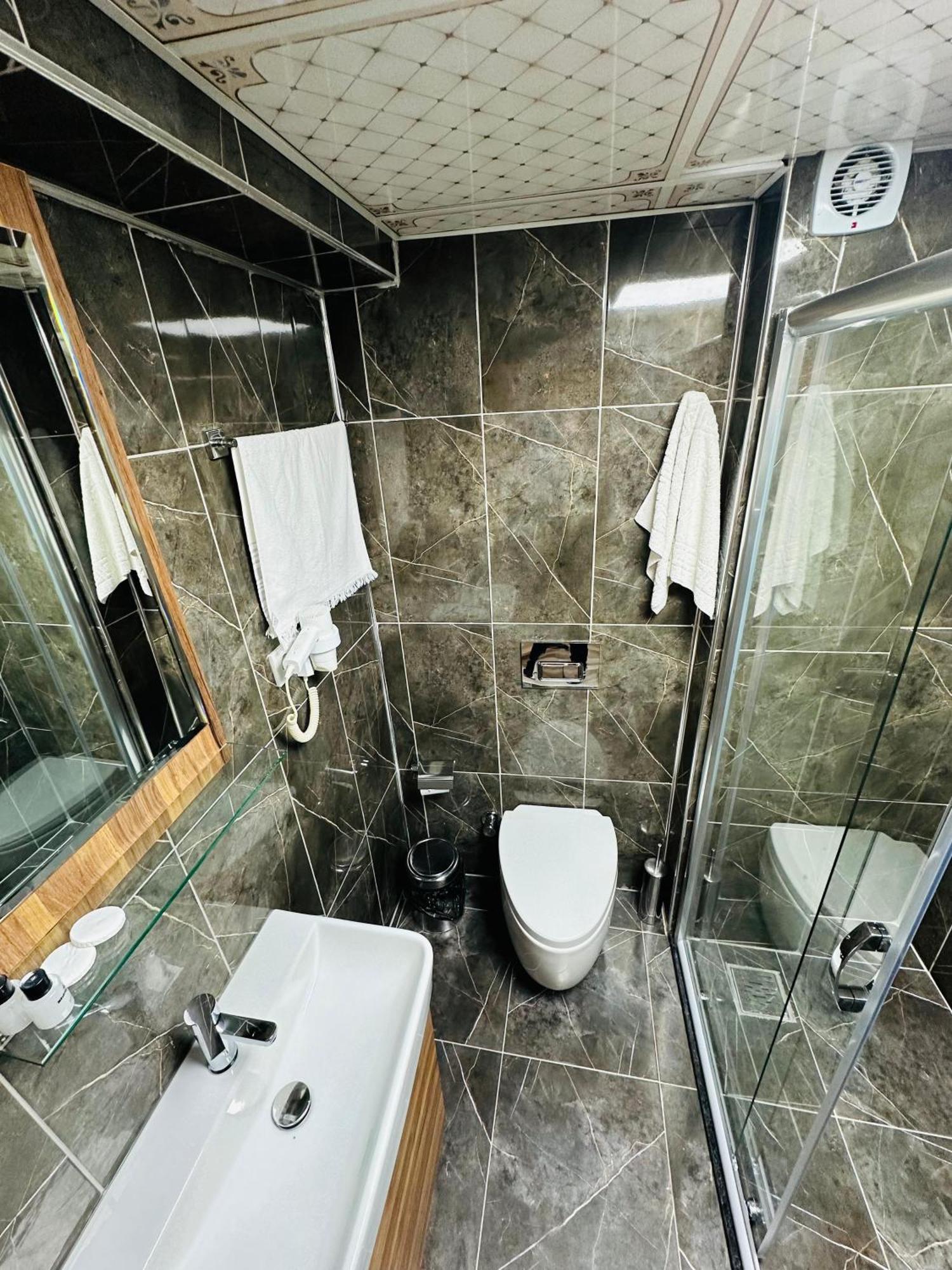 Taksim La Serena Hotels Istanbul Bagian luar foto