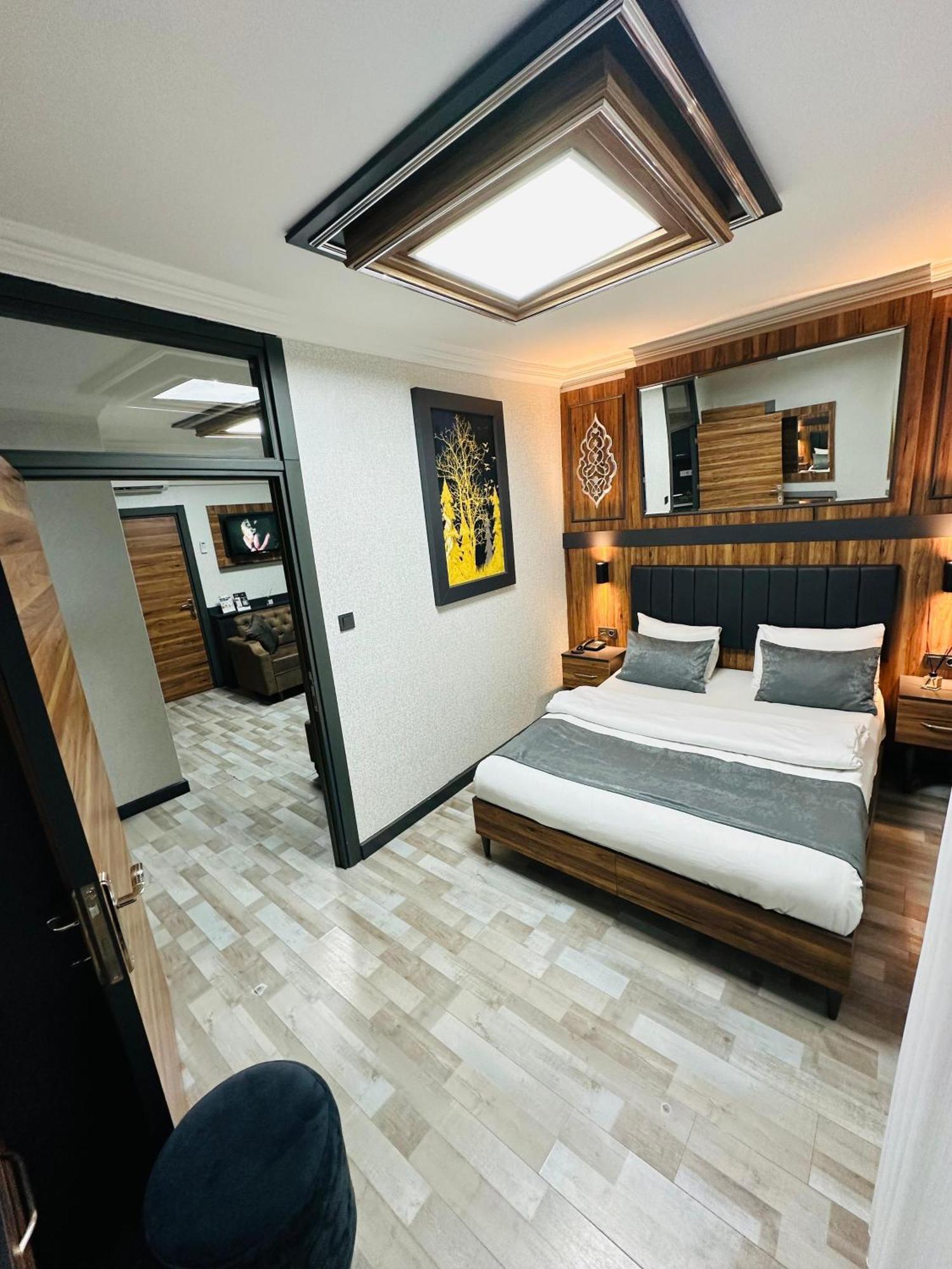 Taksim La Serena Hotels Istanbul Bagian luar foto