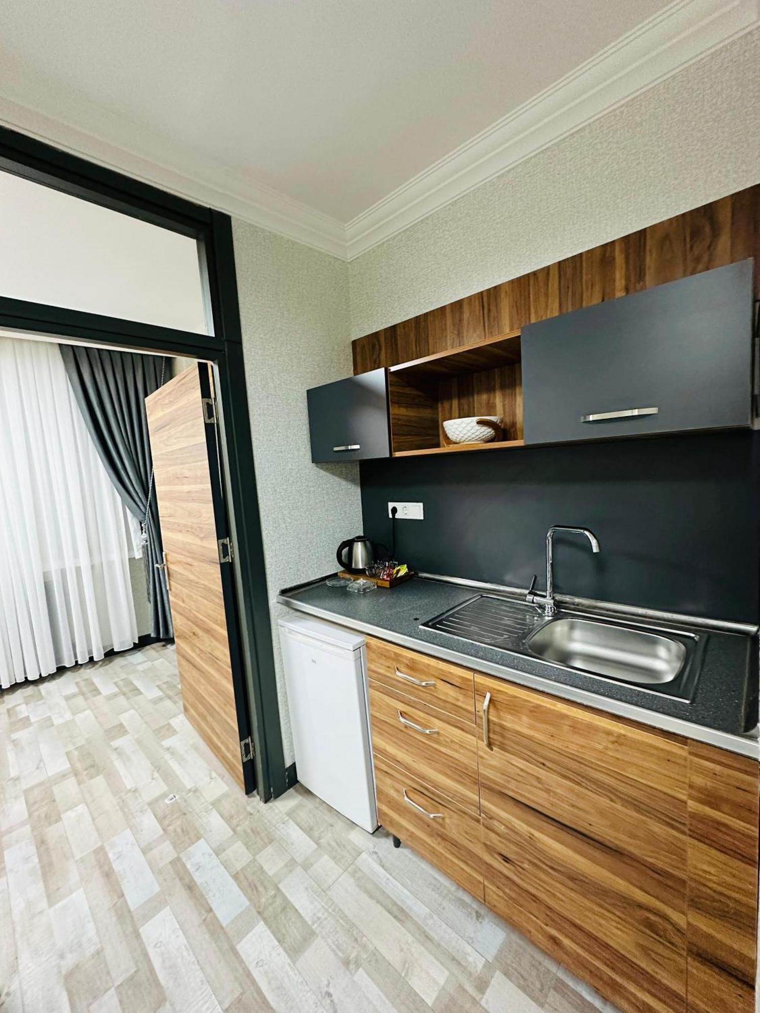 Taksim La Serena Hotels Istanbul Bagian luar foto