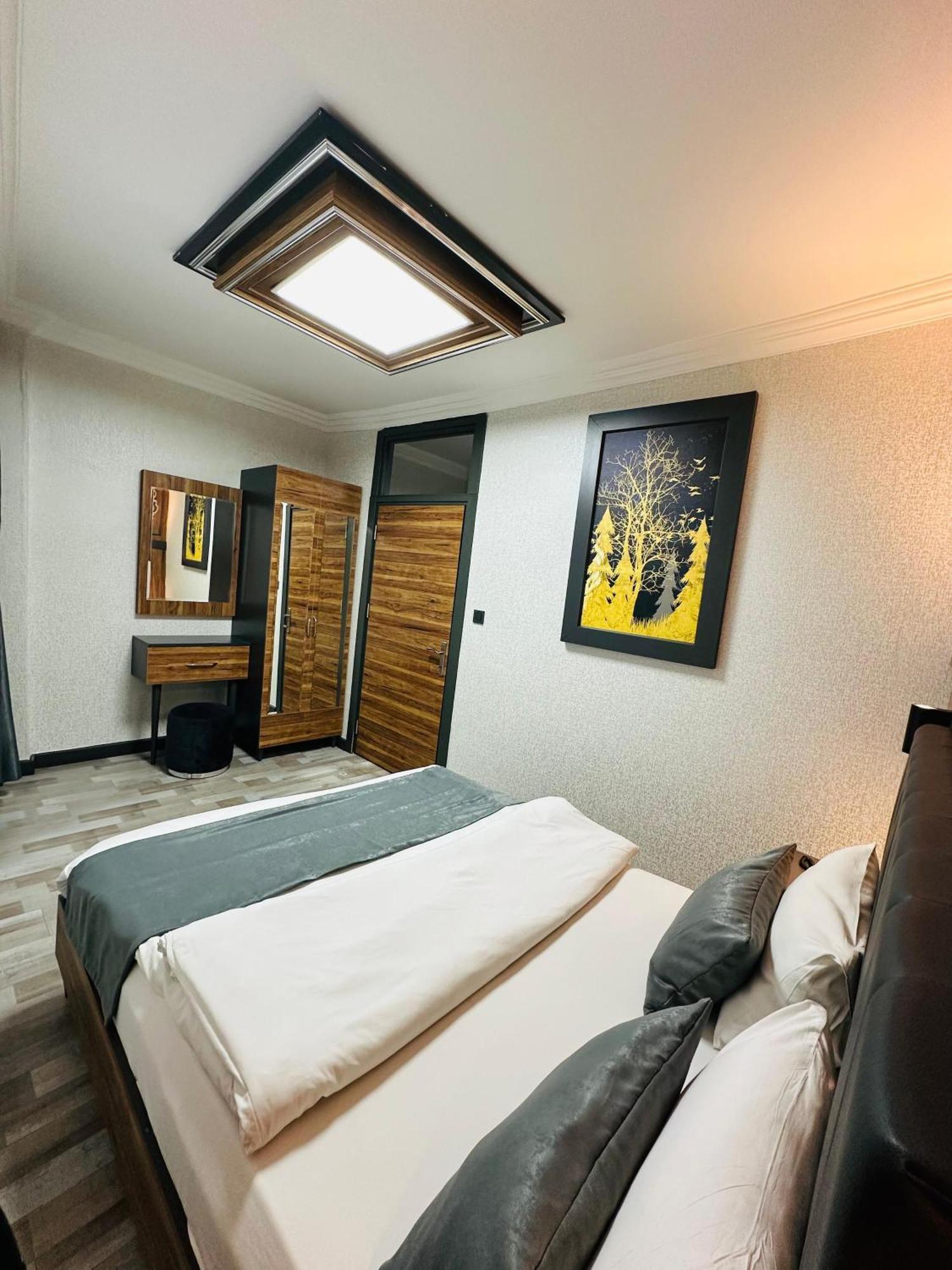 Taksim La Serena Hotels Istanbul Bagian luar foto