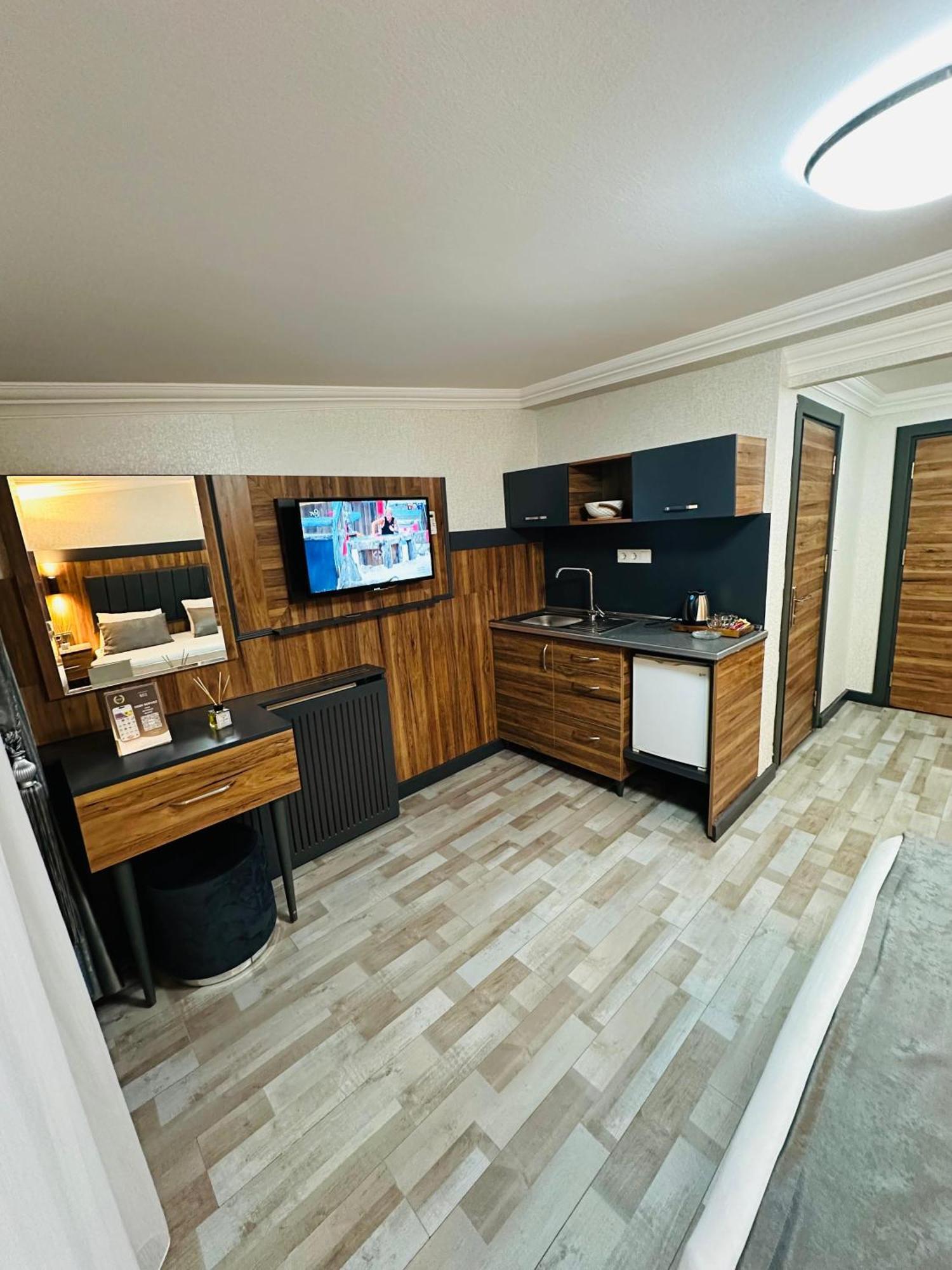 Taksim La Serena Hotels Istanbul Bagian luar foto