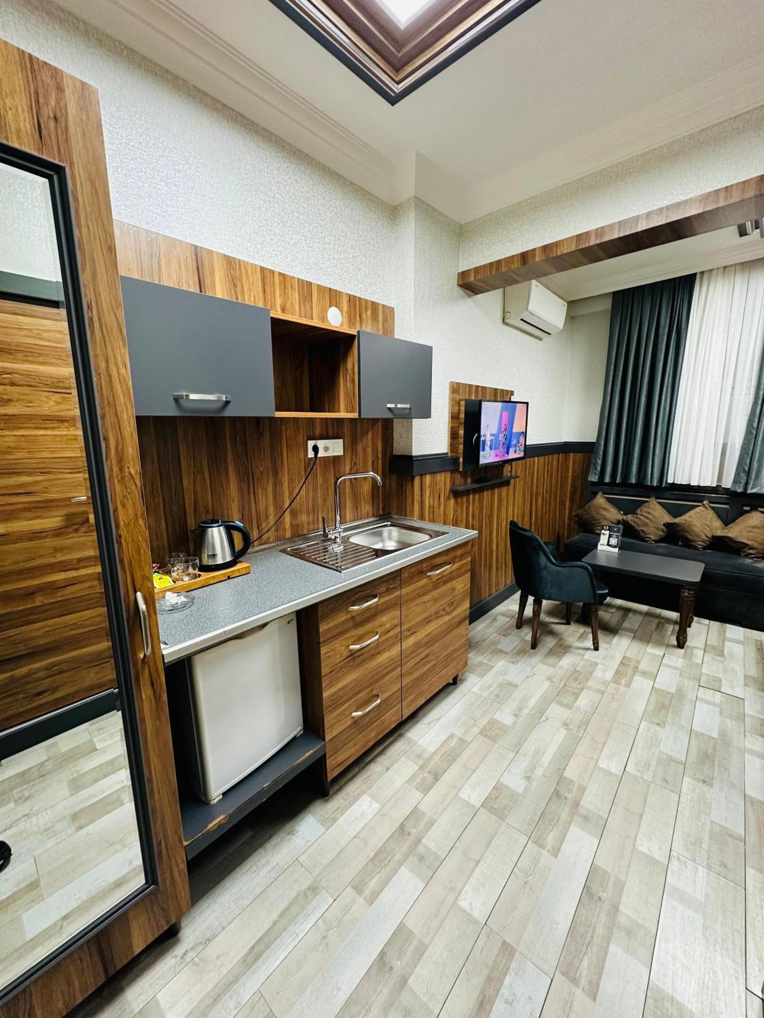 Taksim La Serena Hotels Istanbul Bagian luar foto