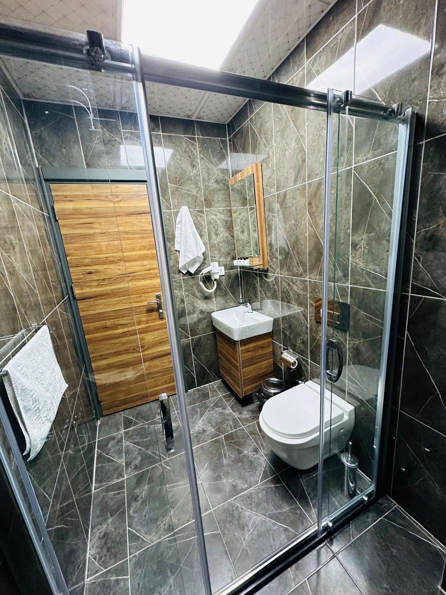 Taksim La Serena Hotels Istanbul Bagian luar foto